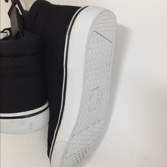 Time and Tru Women's Hightop Sneaker - Picture 3 of 7